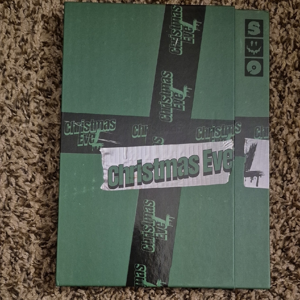 Stray Kids Green Christmas EveL